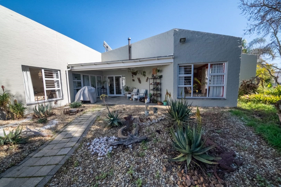 4 Bedroom Property for Sale in Paradyskloof Western Cape